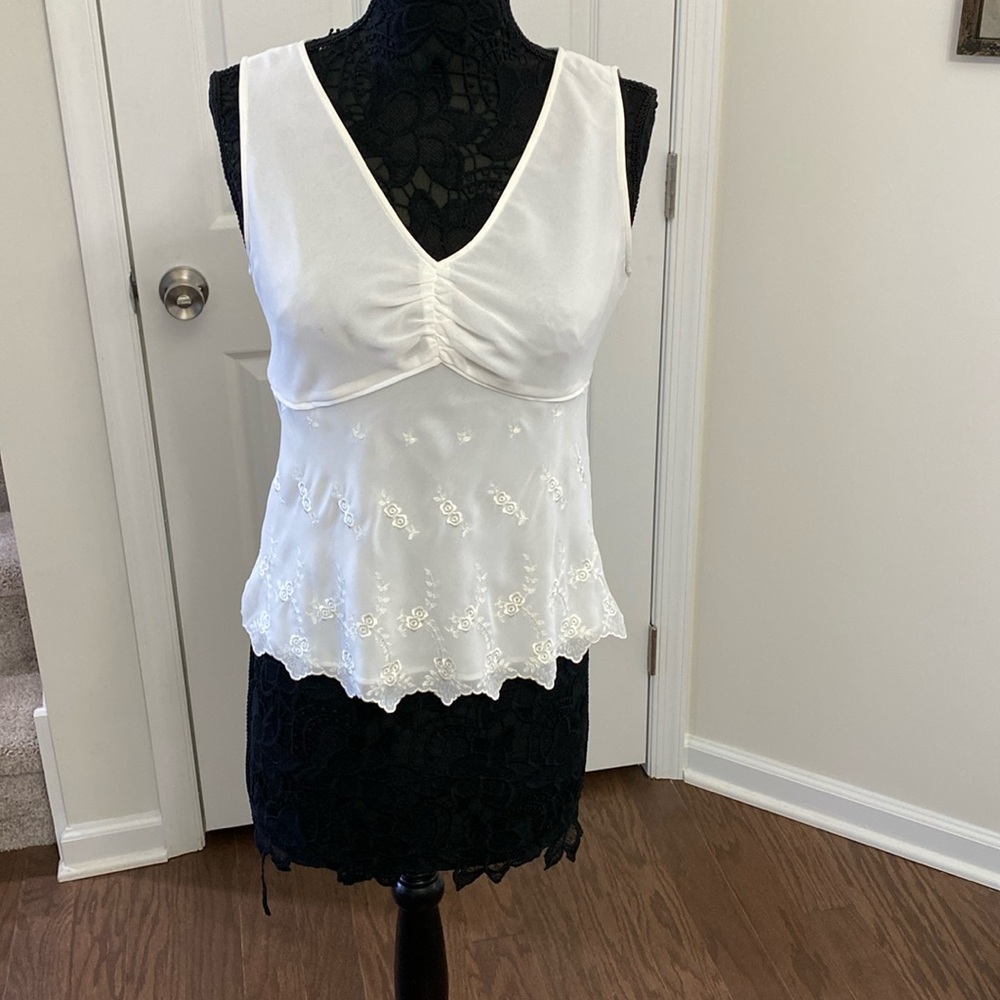 Blouse with floral applique